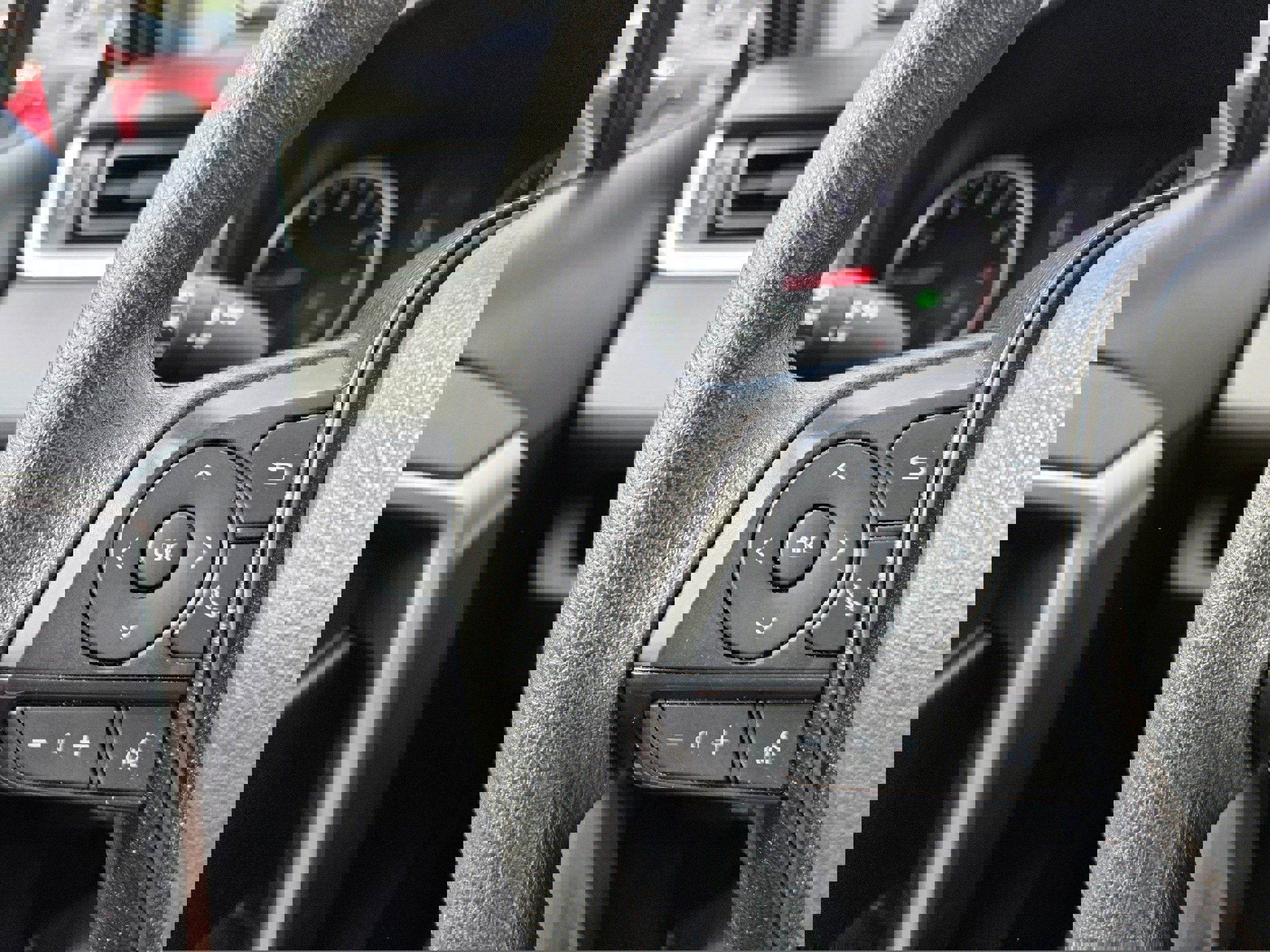 Used 2020 Toyota RAV4 XLE w/ Convenience Package image 13