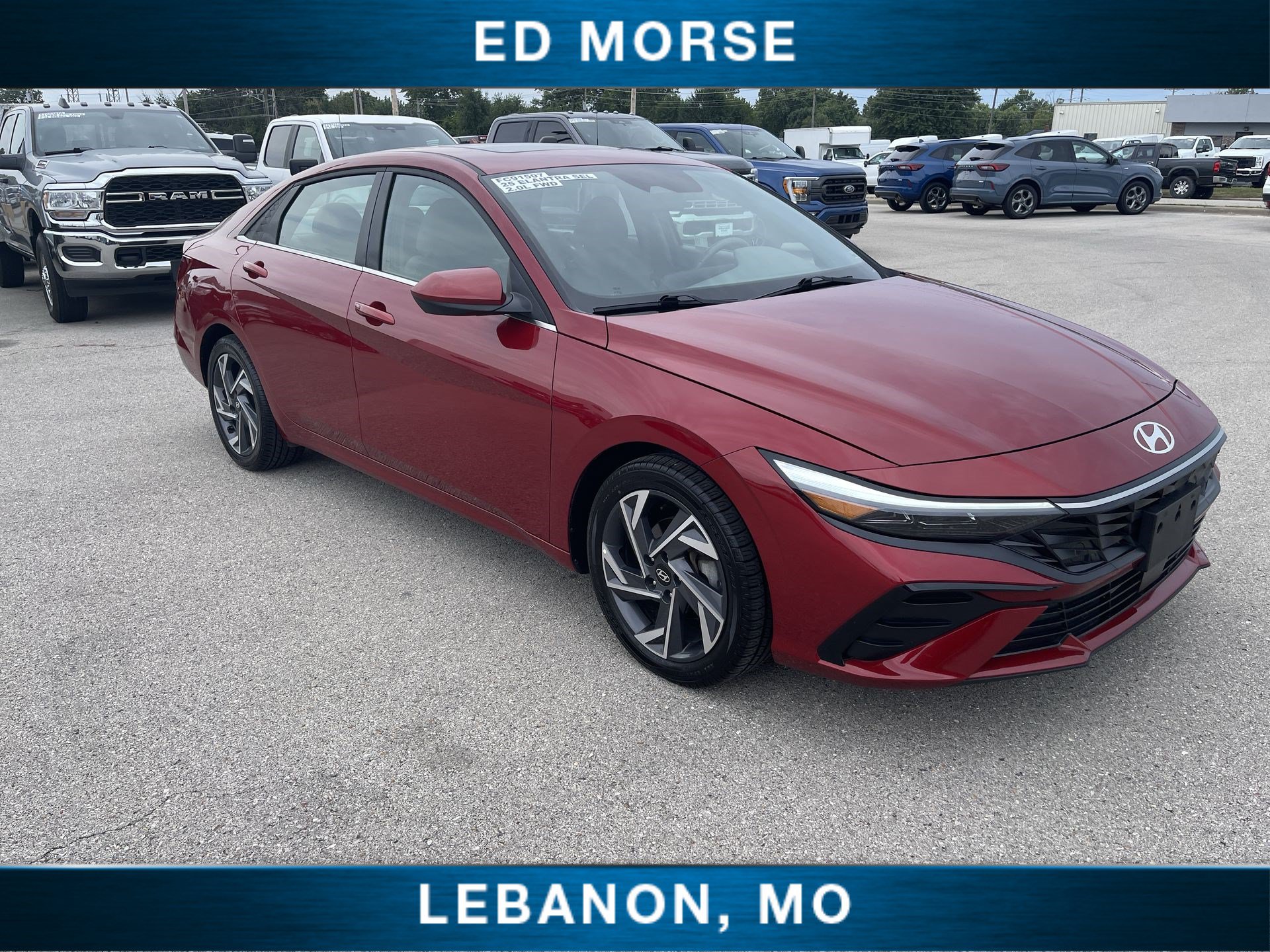 Used 2025 Hyundai Elantra SEL FWD image 2