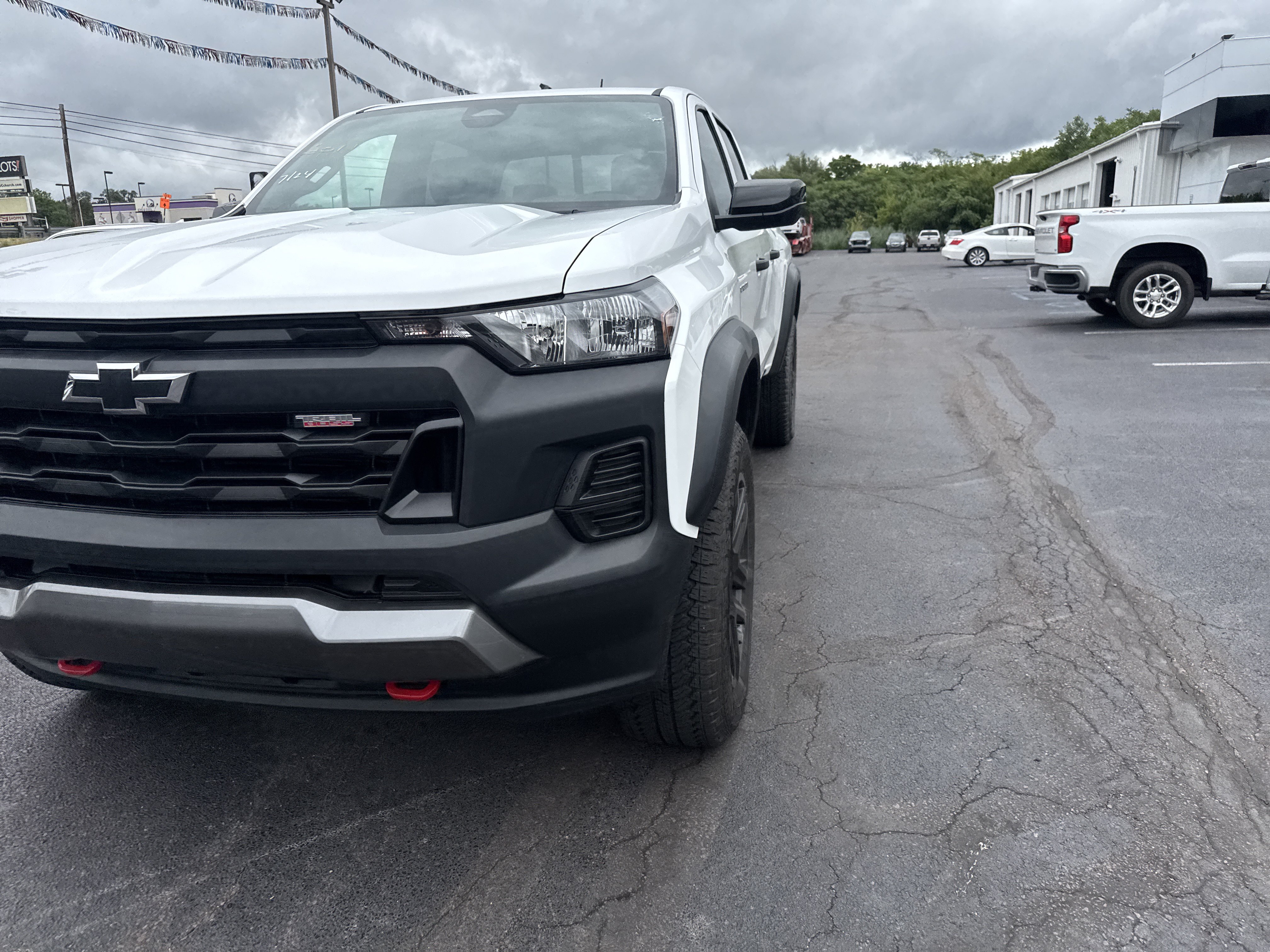 Used 2024 Chevrolet Colorado Trail Boss w/ Safety Package AWD/4WD image 10