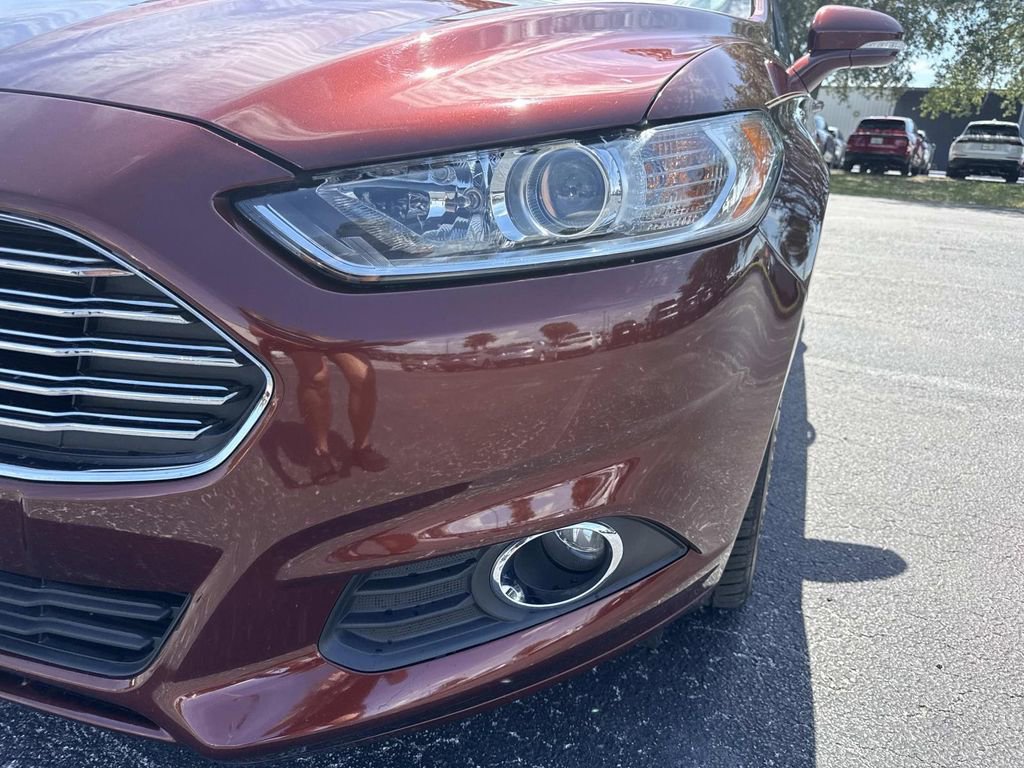 Used 2015 Ford Fusion SE w/ Equipment Group 202A FWD image 9
