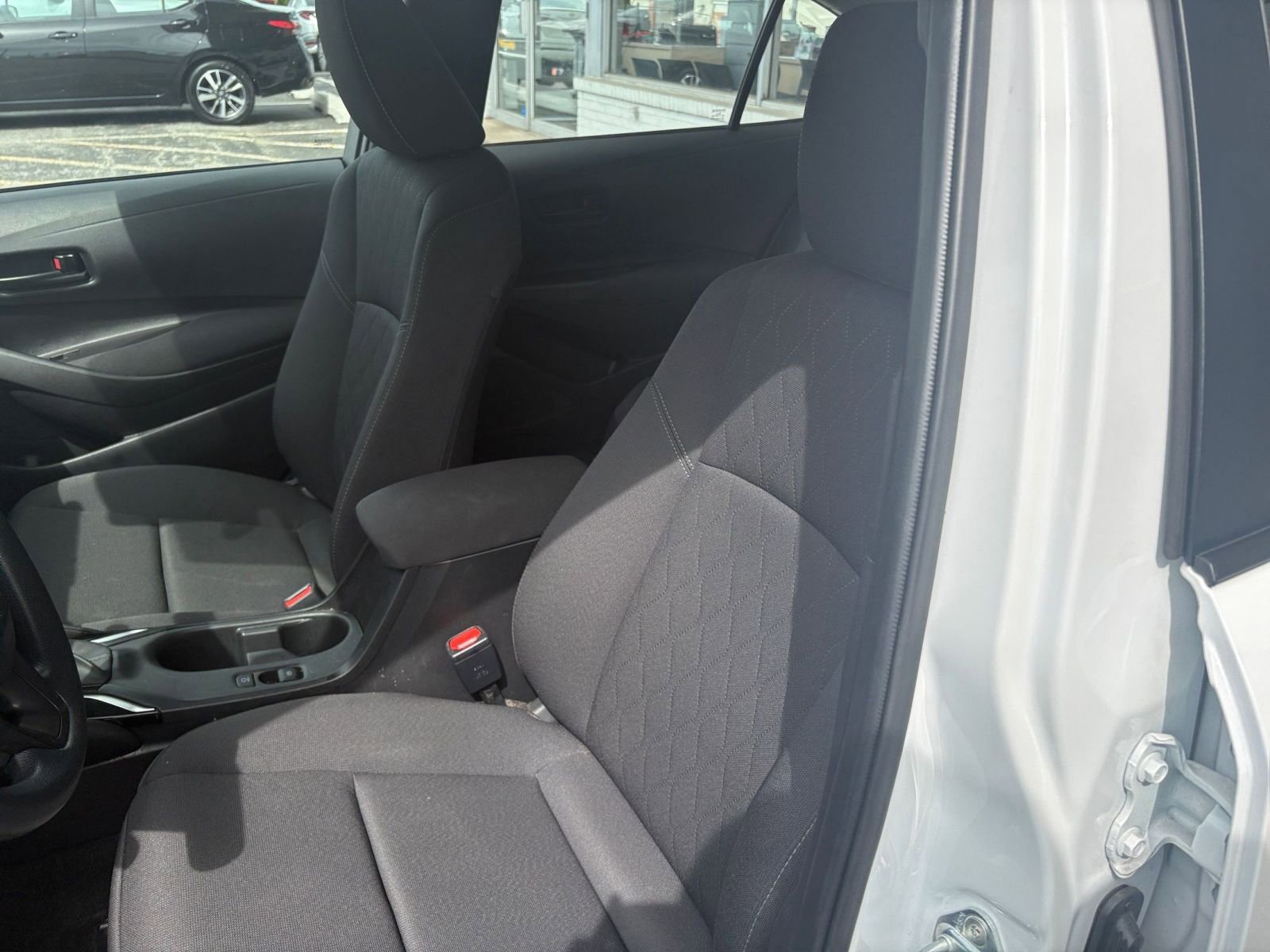 Used 2025 Toyota Corolla LE FWD image 34