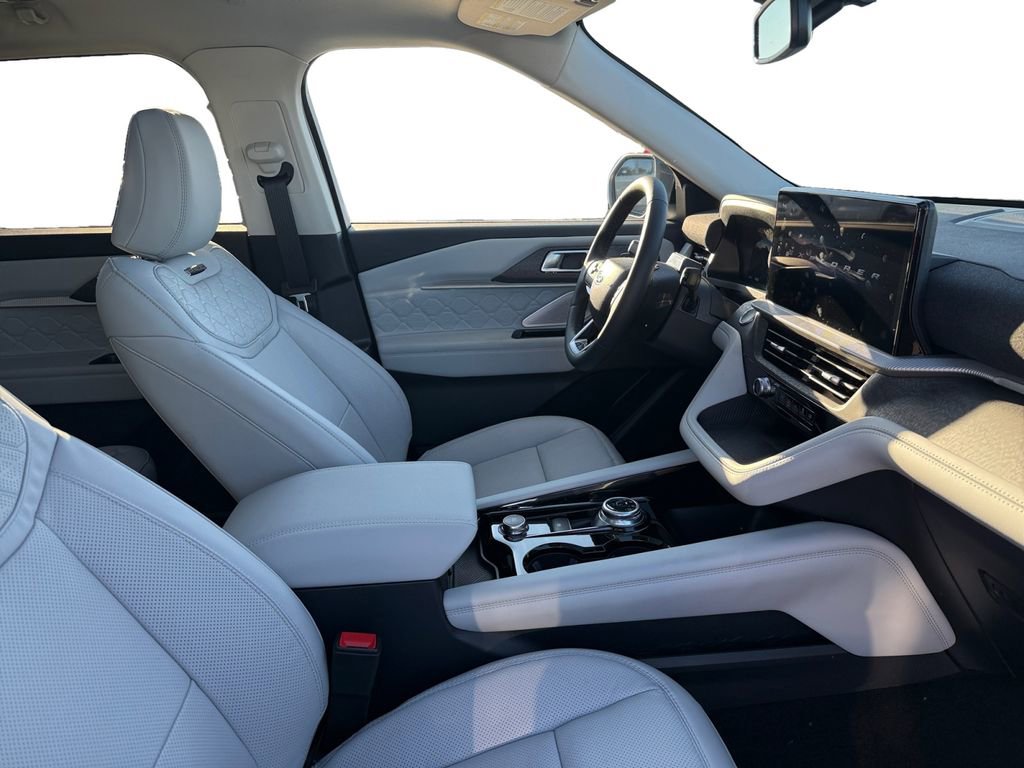 New 2026 Ford Explorer Platinum w/ LUX Leather Package image 16