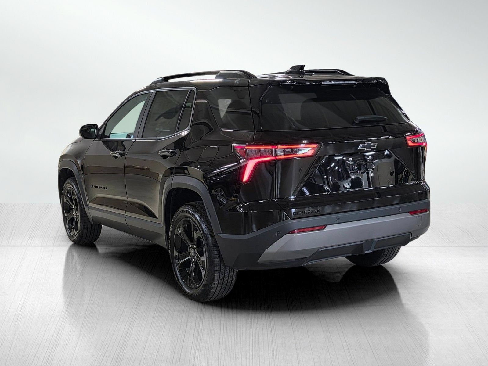 New 2027 Chevrolet Equinox LT w/ Convenience Package II FWD image 5