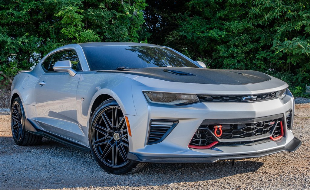 Used 2017 Chevrolet Camaro SS RWD image 7