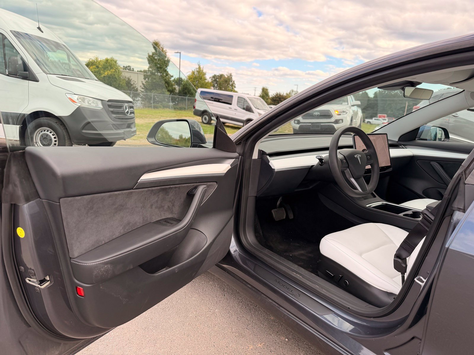 Used 2023 Tesla Model 3 Standard Range RWD image 12