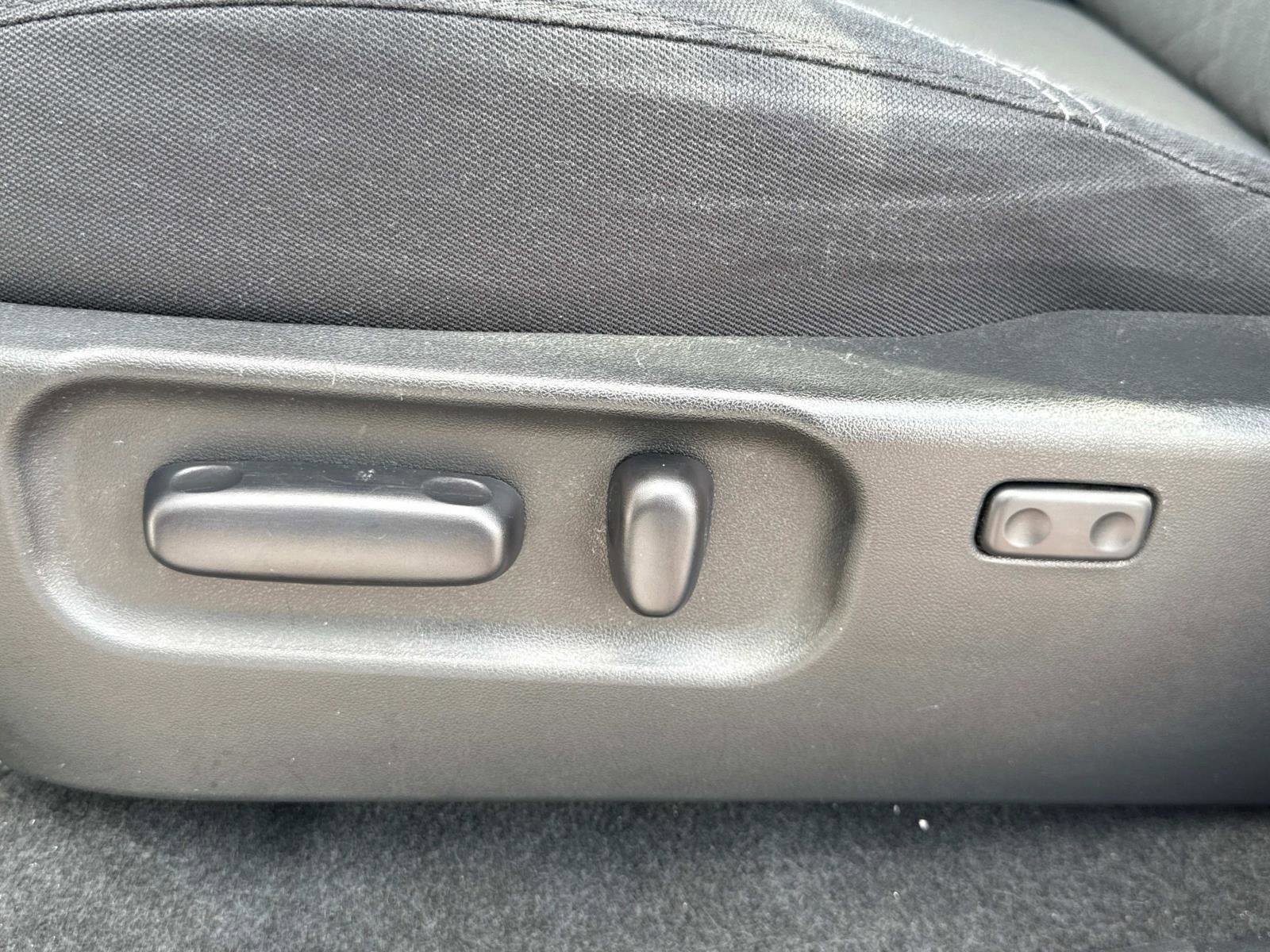 Used 2022 Toyota Tacoma TRD Off-Road image 15