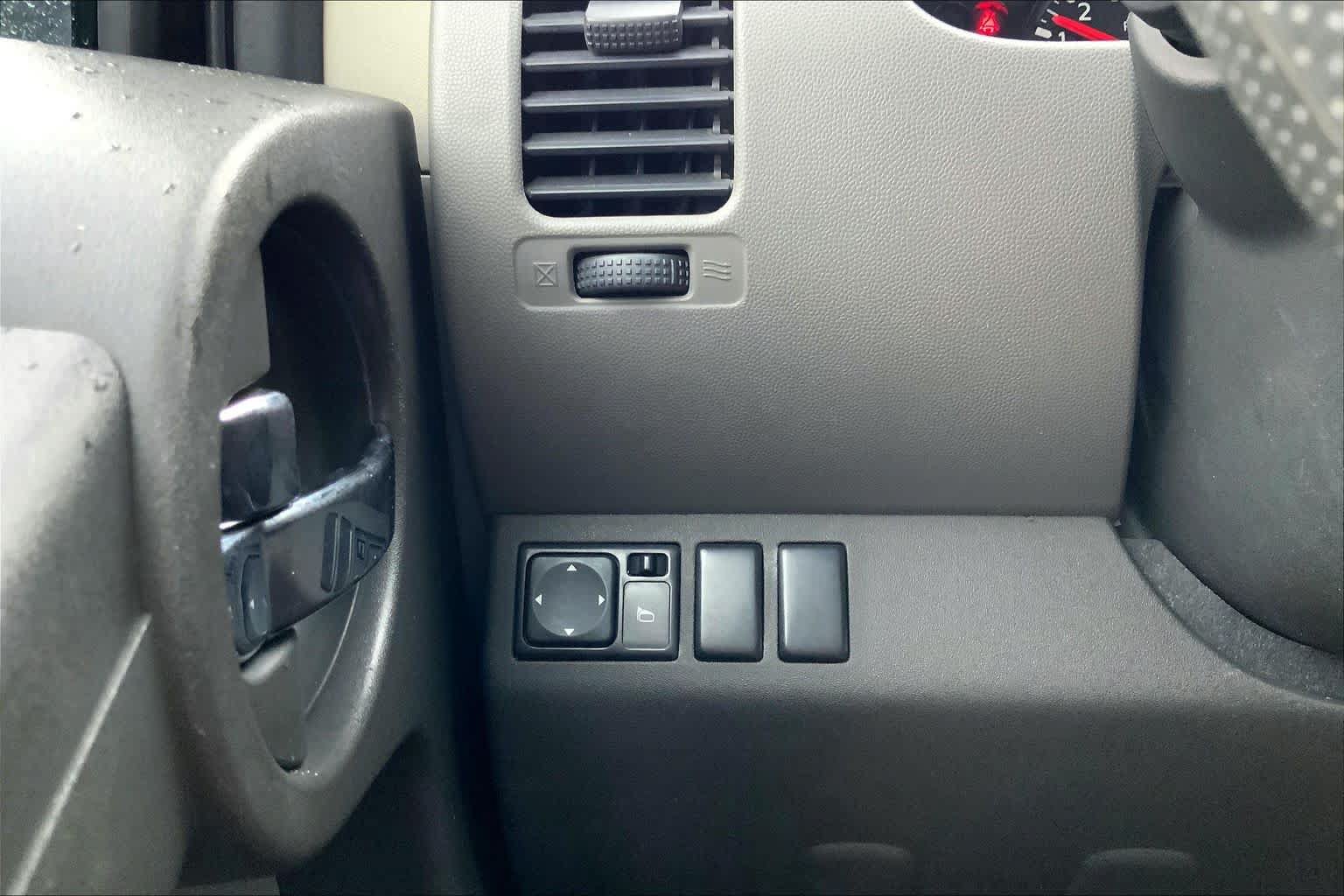 Used 2012 Nissan Xterra S RWD image 31
