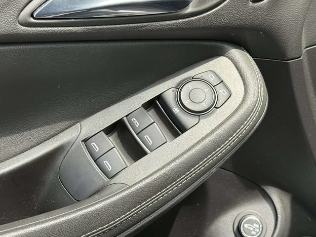 Used 2023 Buick Encore GX Essence w/ Advanced Technology Package AWD/4WD image 8