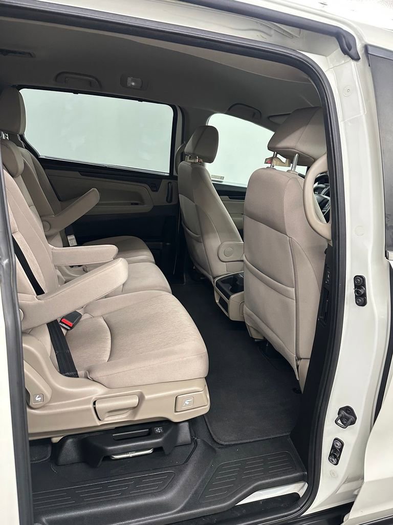 Used 2018 Honda Odyssey EX image 33
