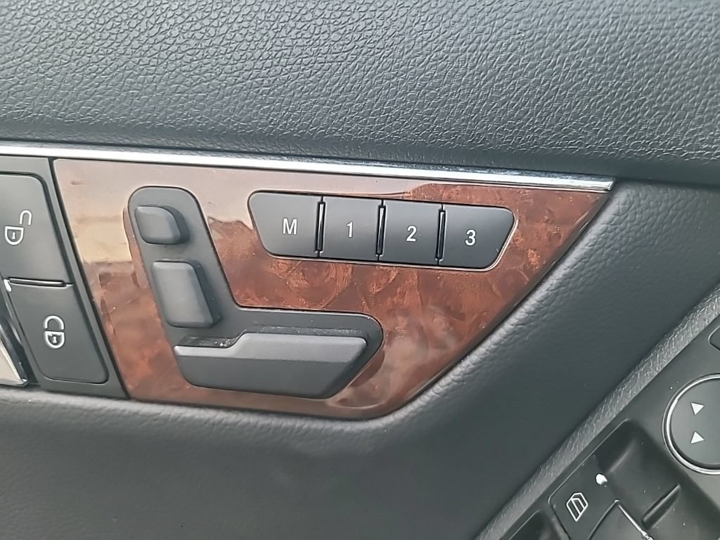 Used 2009 Mercedes-Benz C 300 Sedan image 15