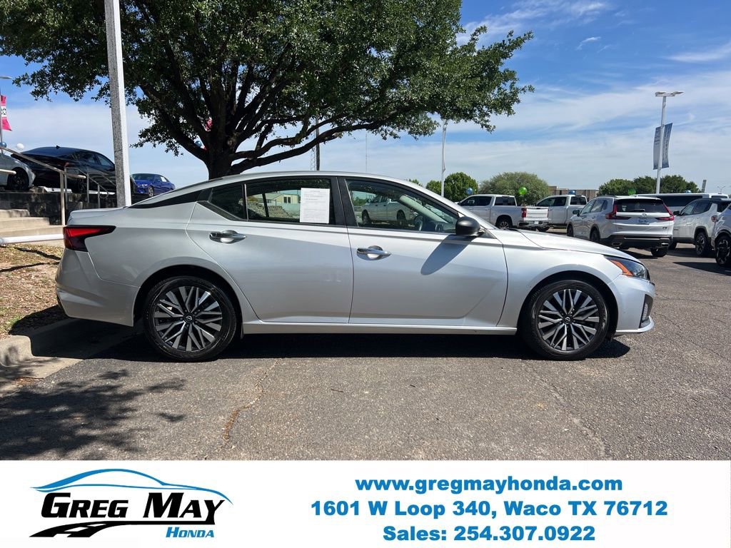 Used 2024 Nissan Altima 2.5 SV image 8