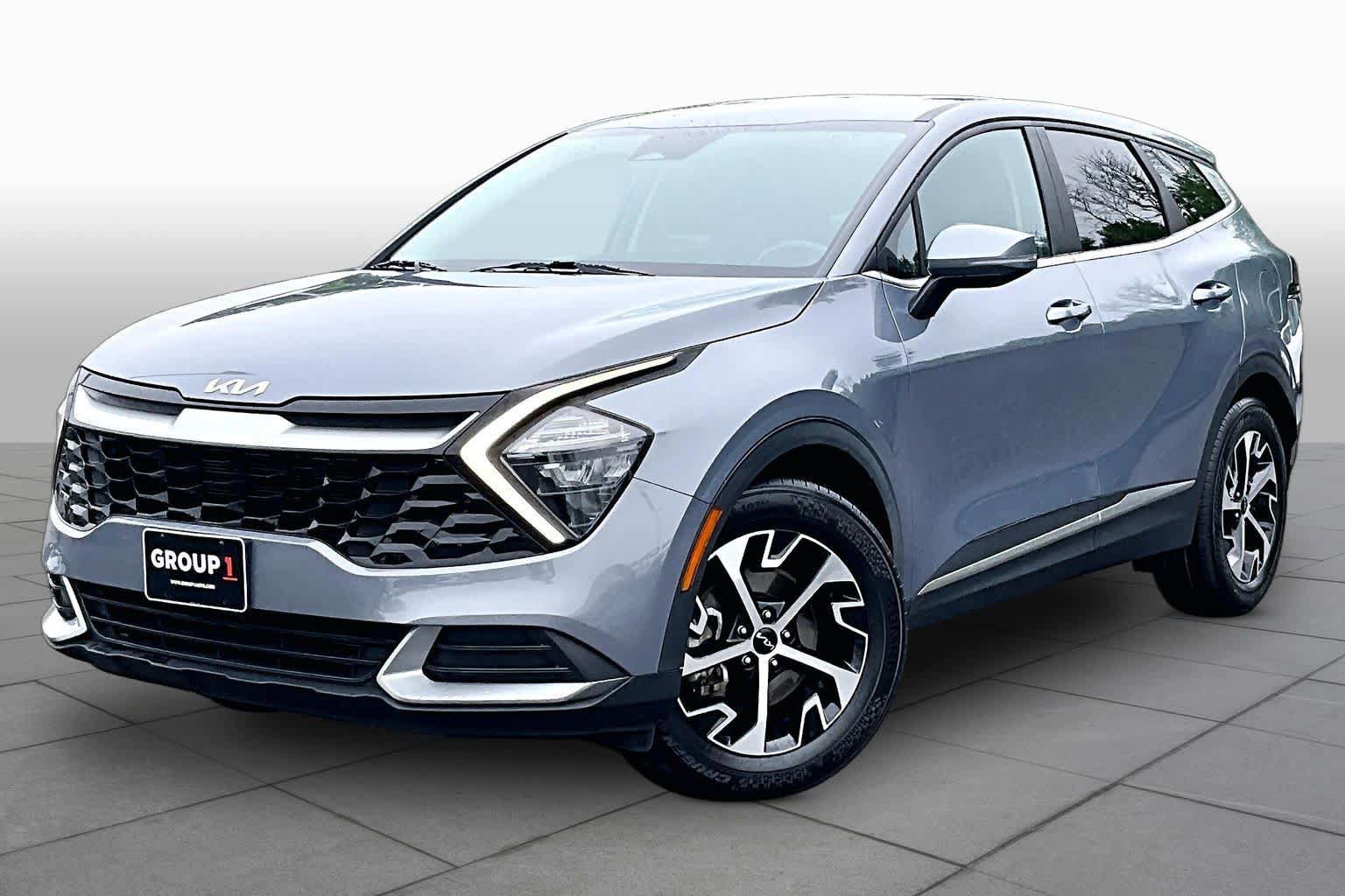 Used 2023 Kia Sportage EX FWD image 2