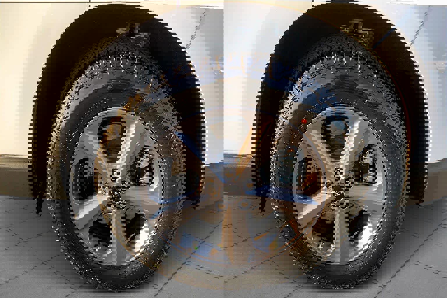 Used 2024 Ford Edge SEL w/ Sport Appearance Package image 11