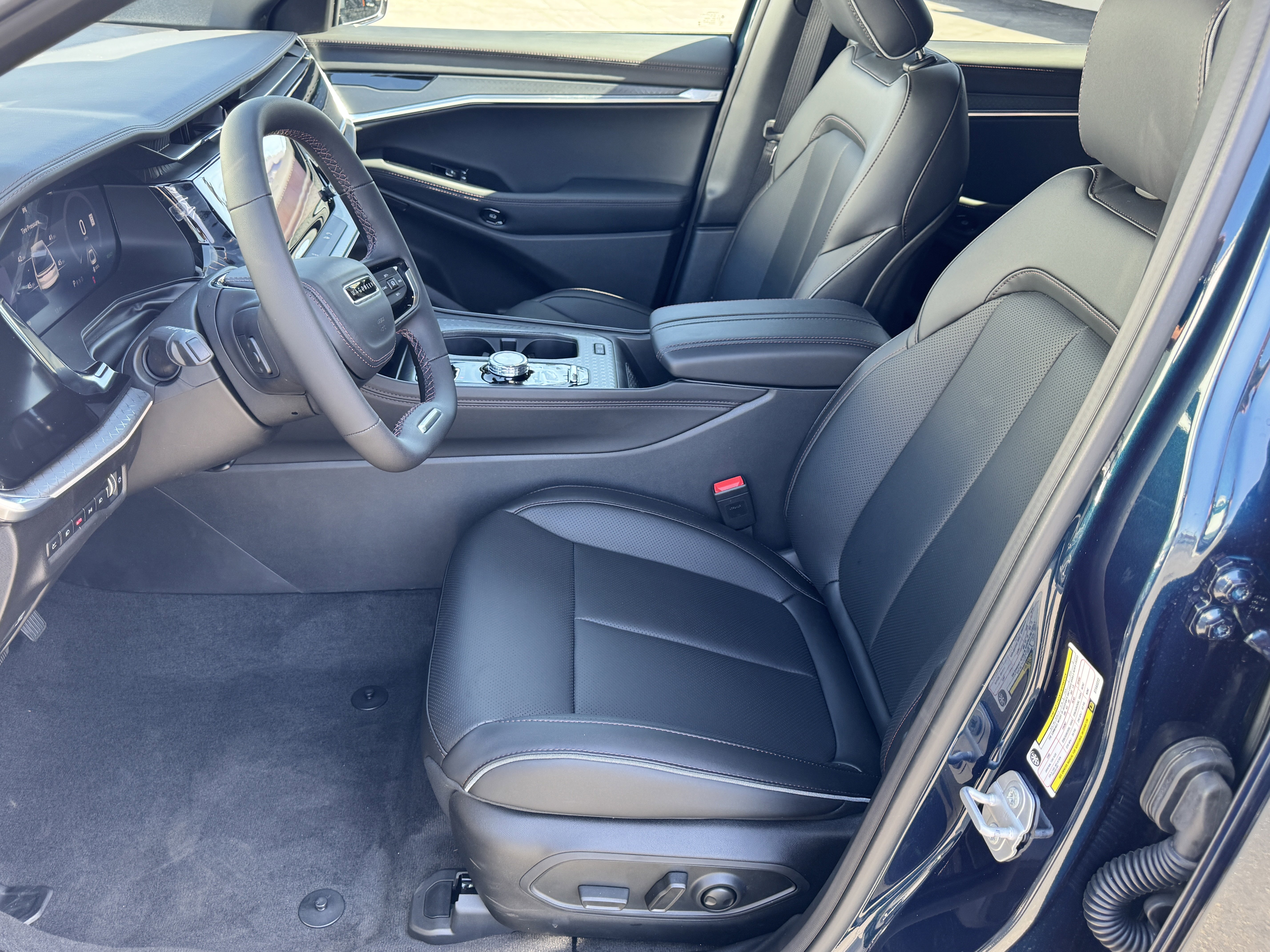 New 2025 Jeep Wagoneer Limited image 17