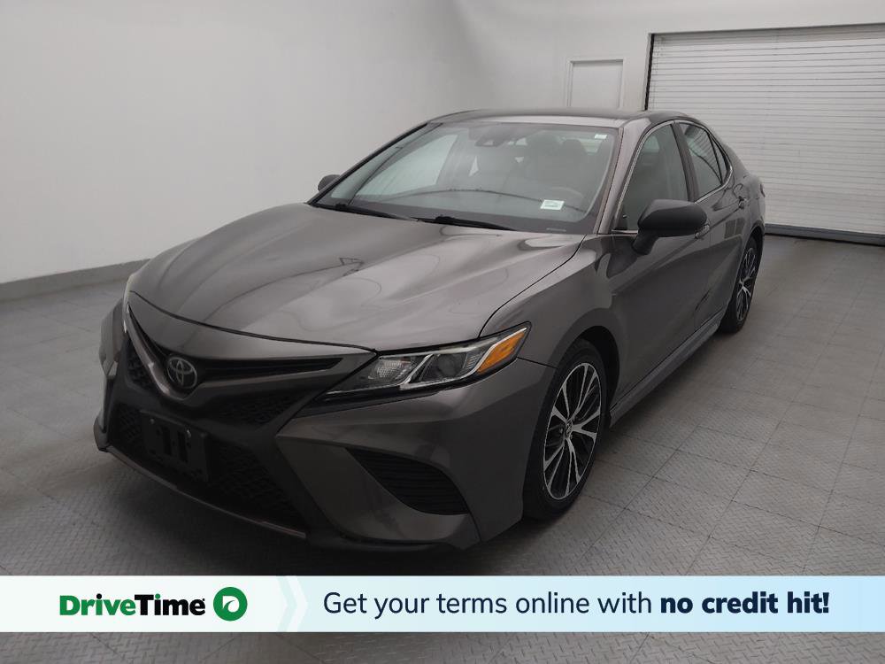 Used 2019 Toyota Camry SE FWD image 1