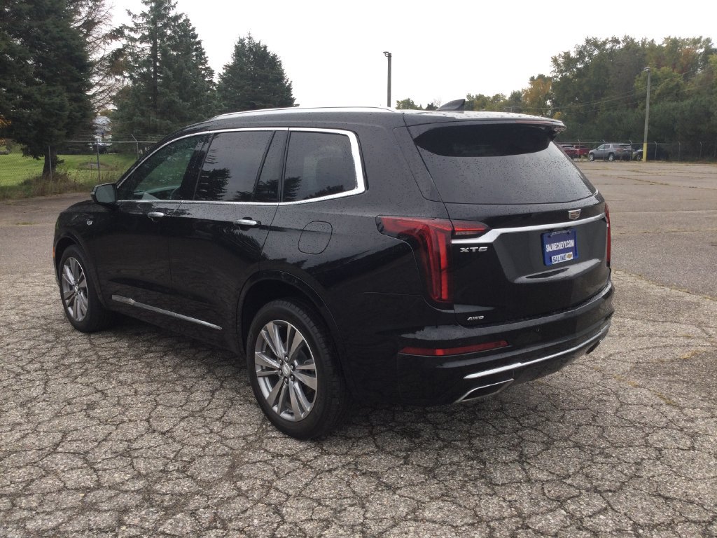 Used 2024 Cadillac XT6 Premium Luxury w/ LPO, Floor Liner Package AWD/4WD image 5