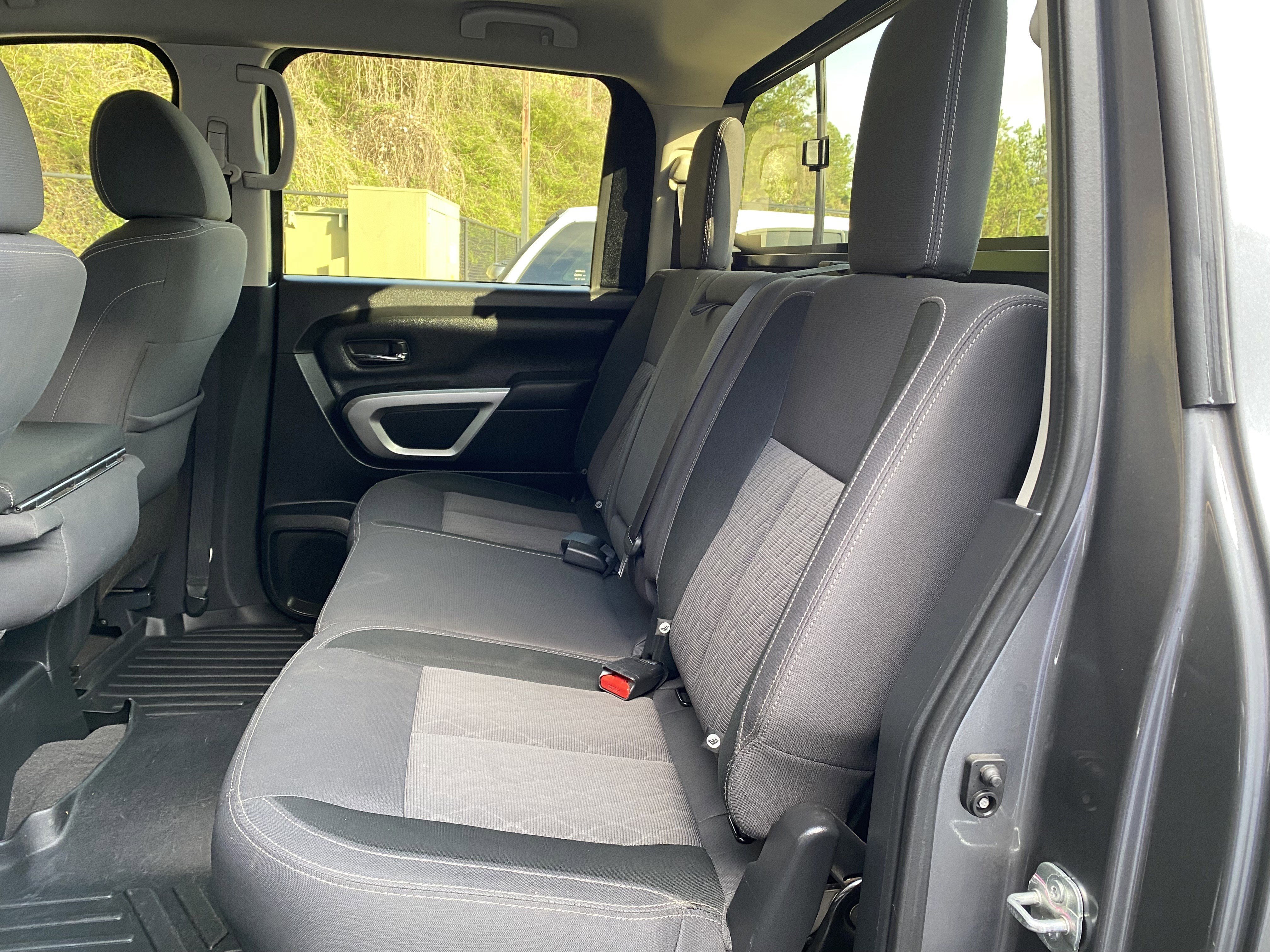 Used 2021 Nissan Titan SV AWD/4WD image 36