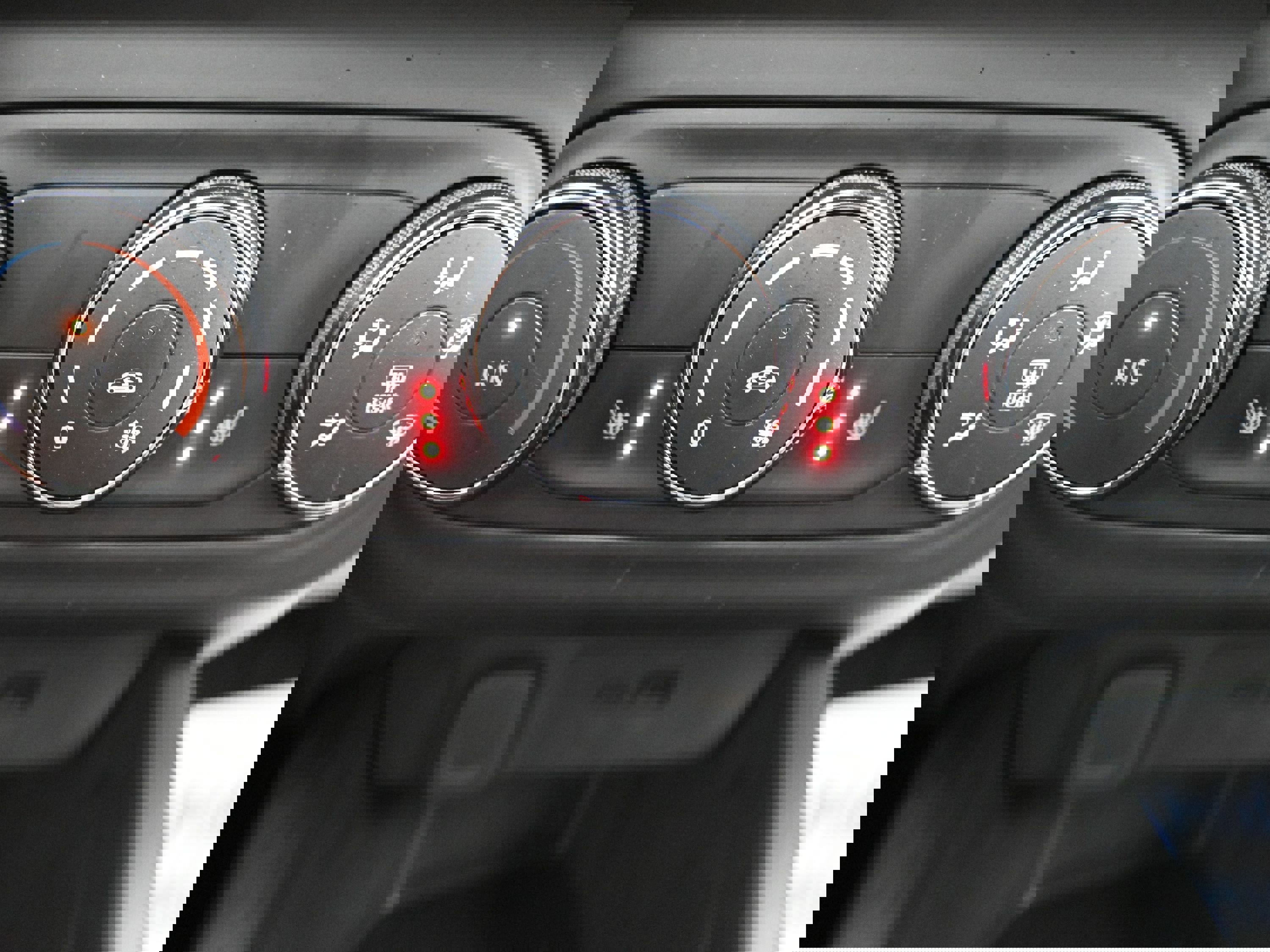 Used 2024 Chevrolet Trax LS w/ LS Convenience Package image 16