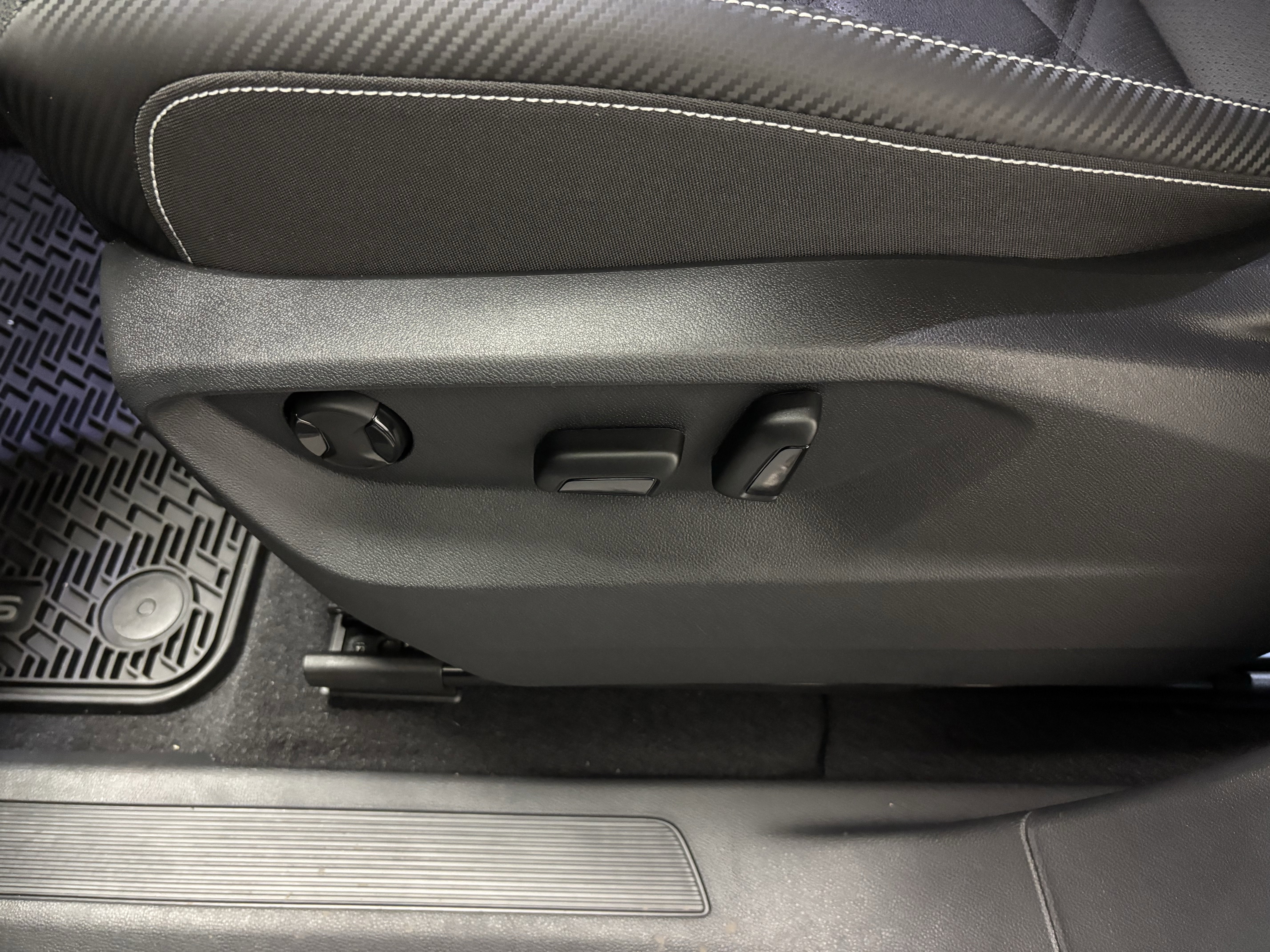 New 2026 Volkswagen Atlas Cross Sport SE image 4