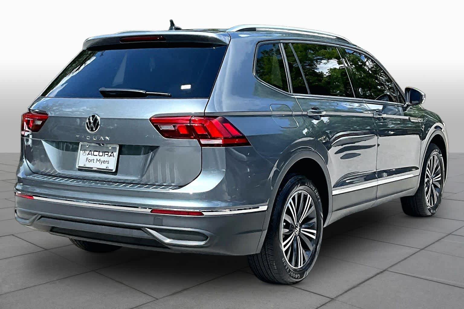 Used 2024 Volkswagen Tiguan Wolfsburg Edition FWD image 13