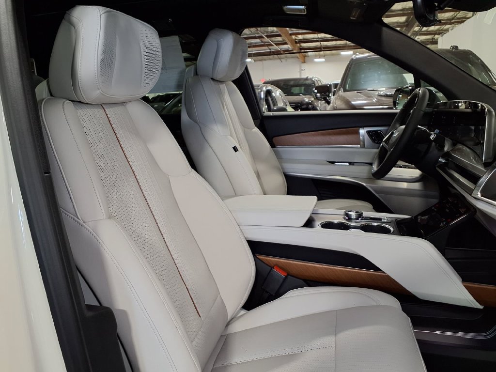New 2027 Cadillac Vistiq Luxury AWD/4WD image 5