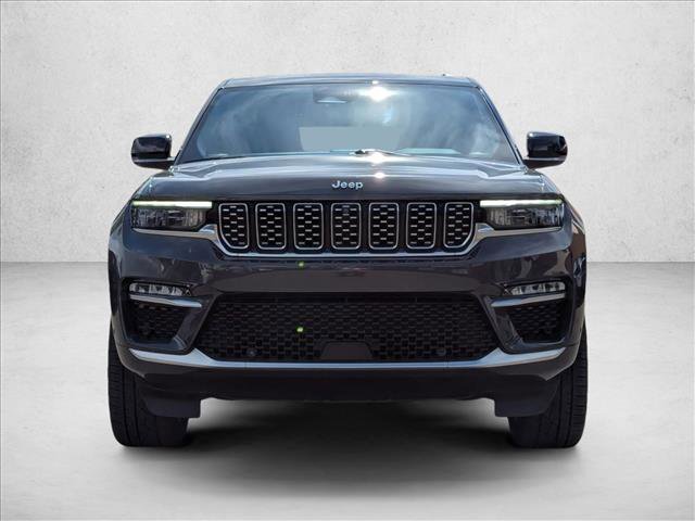Used 2023 Jeep Grand Cherokee Summit w/ Luxury Tech Group V AWD/4WD image 2