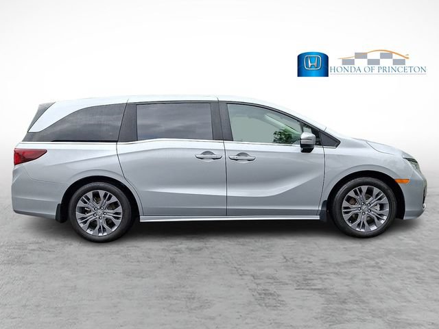 Certified 2025 Honda Odyssey Touring image 7