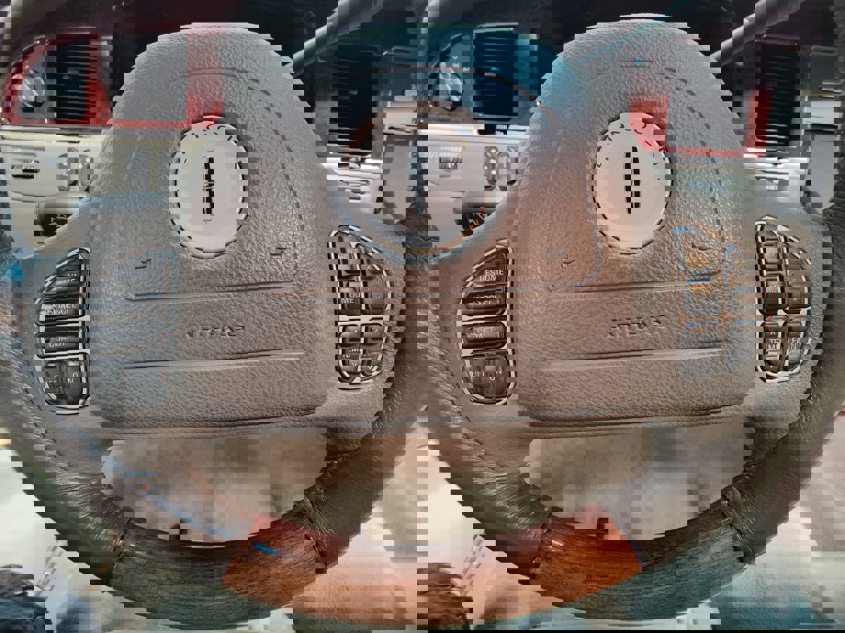 Used 2004 Lincoln Town Car Ultimate image 27