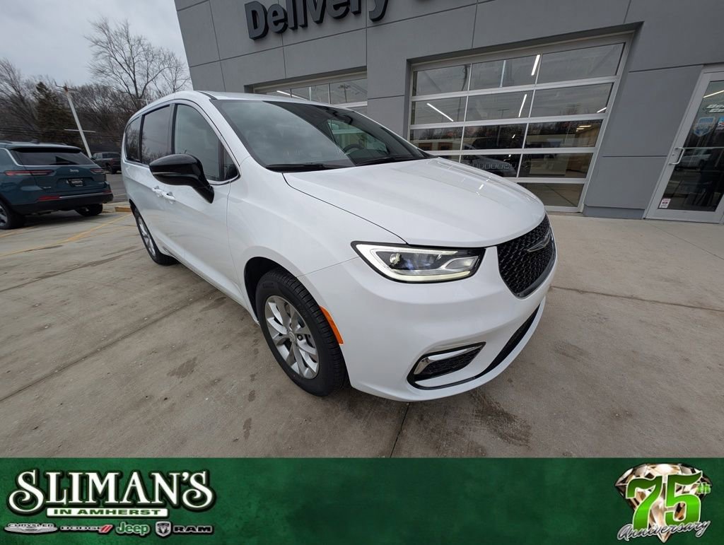 New 2026 Chrysler Pacifica Select AWD/4WD image 1