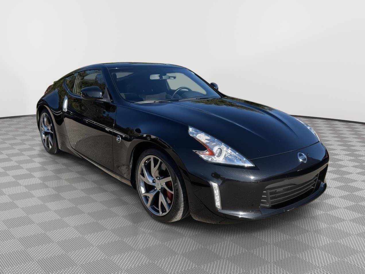 Used 2017 Nissan 370Z Coupe RWD image 9