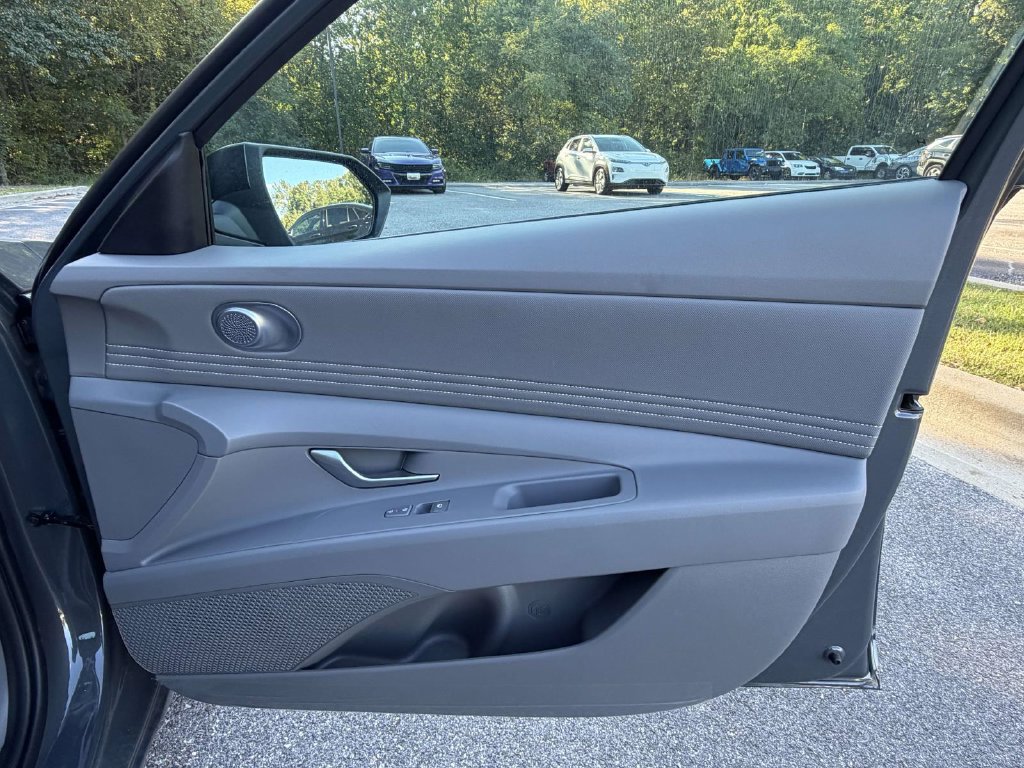 New 2026 Hyundai Elantra SEL Sport Premium FWD image 8