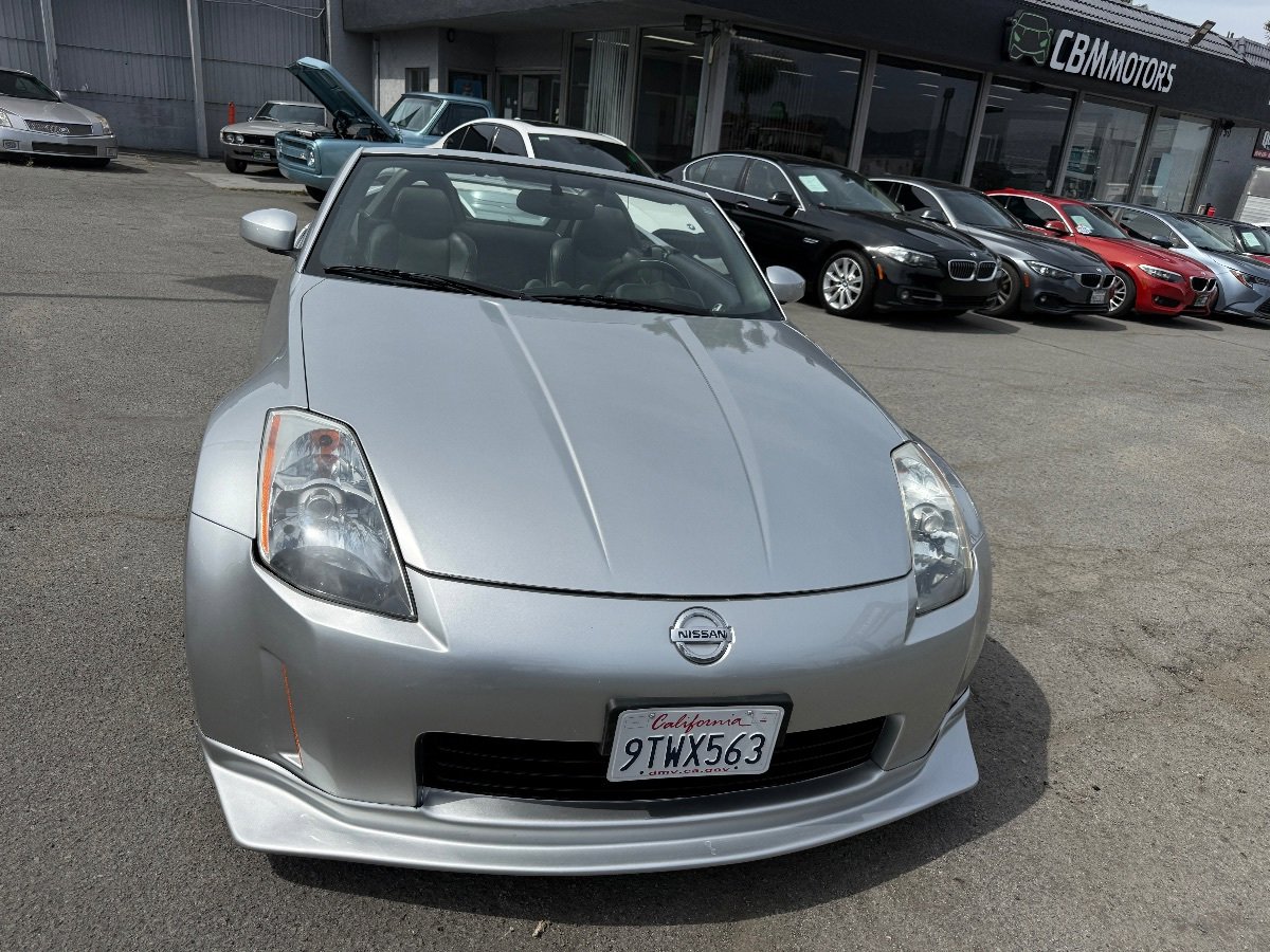 Used 2004 Nissan 350Z Touring RWD image 4