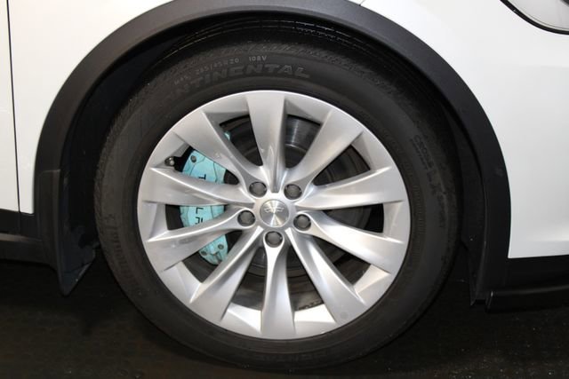 Used 2018 Tesla Model X 75D image 36