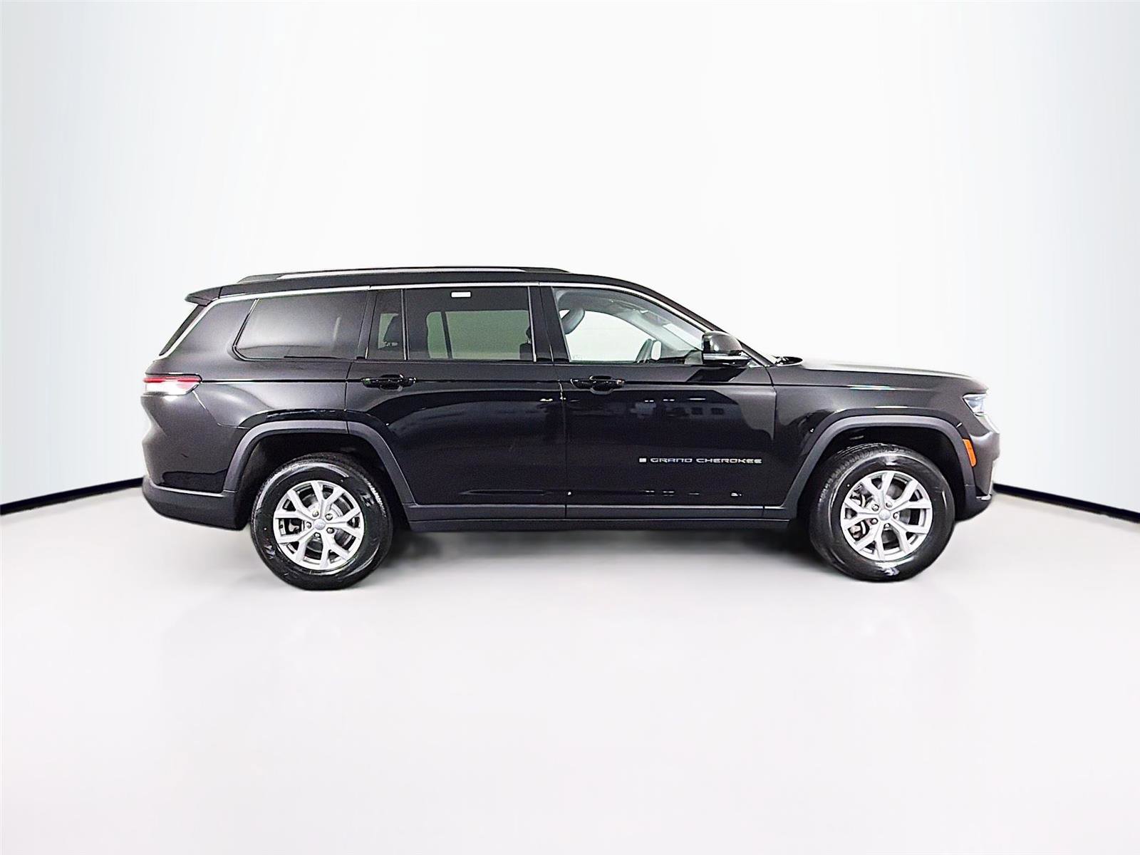 Used 2022 Jeep Grand Cherokee L Limited image 8