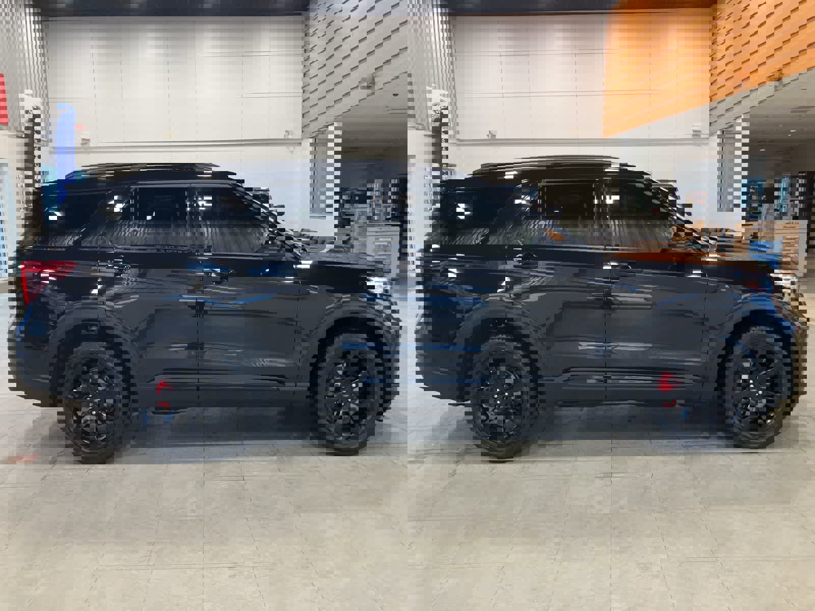 Used 2024 Ford Explorer ST w/ Equipment Group 401A image 4