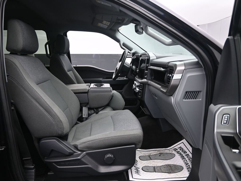 Used 2024 Ford F150 XLT image 30
