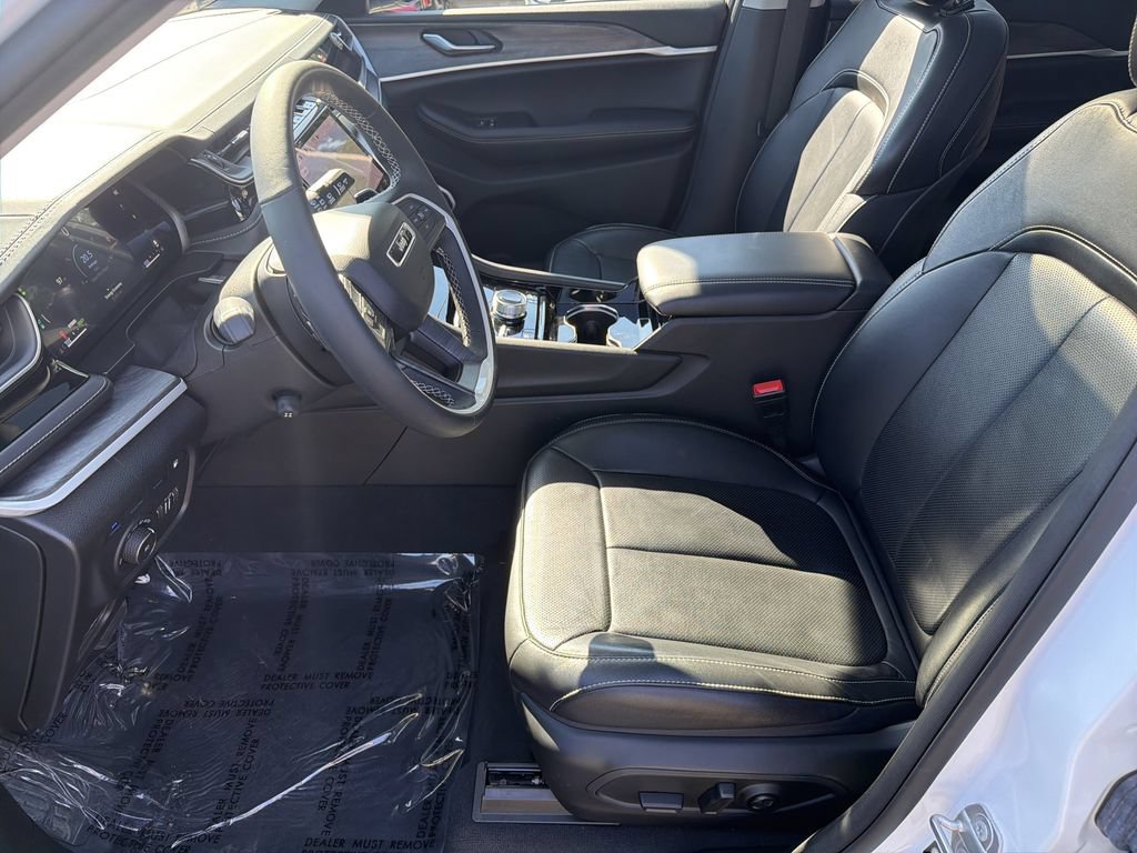 Used 2022 Jeep Grand Cherokee Limited 4xe w/ Luxury Tech Group II AWD/4WD image 11