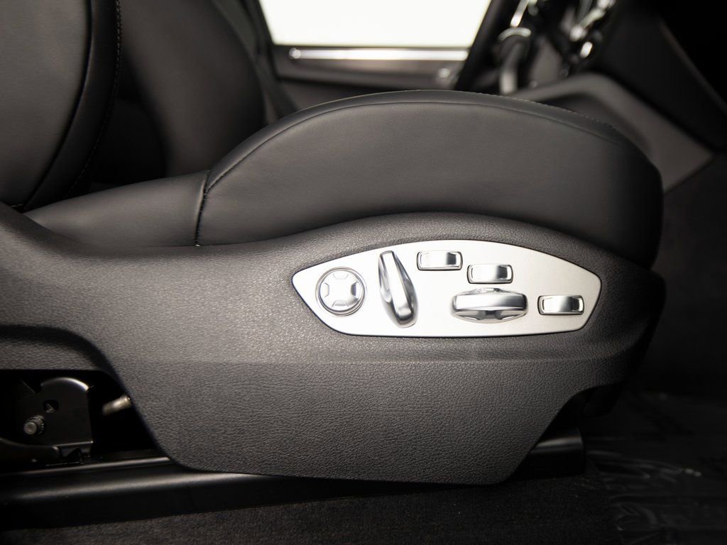 New 2026 Porsche Macan GTS image 38