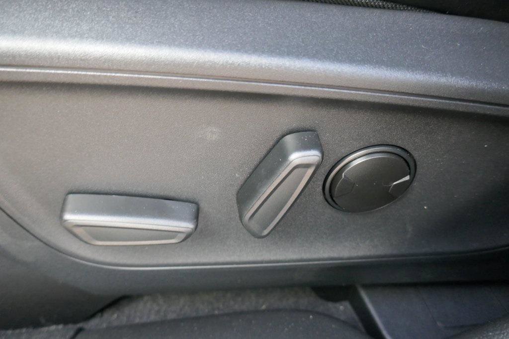 New 2025 Ford Escape ST-Line w/ Equipment Group 301A image 14