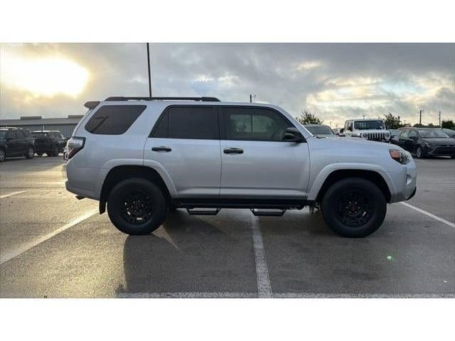 Certified 2021 Toyota 4Runner Venture w/ Moonroof Package AWD/4WD image 4