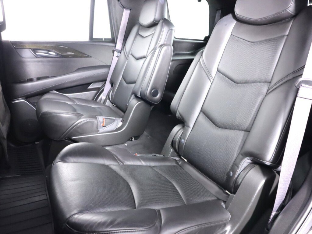 Used 2016 Cadillac Escalade Platinum AWD/4WD image 42