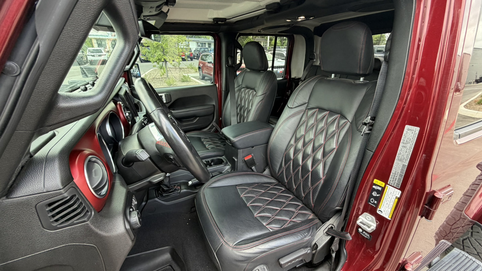 Used 2021 Jeep Gladiator Rubicon AWD/4WD image 11