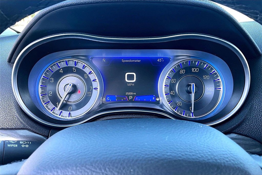 Used 2021 Chrysler 300 Touring L image 22