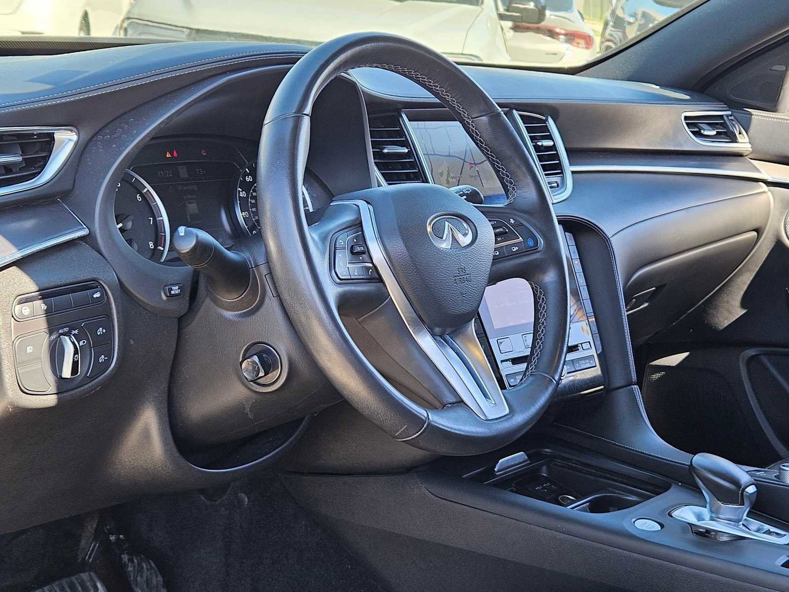 Used 2023 INFINITI QX55 Essential image 2