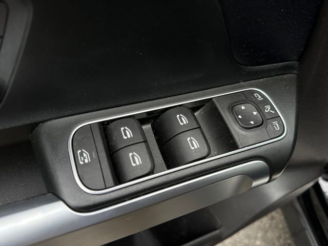 Used 2020 Mercedes-Benz GLB 250 4MATIC image 14