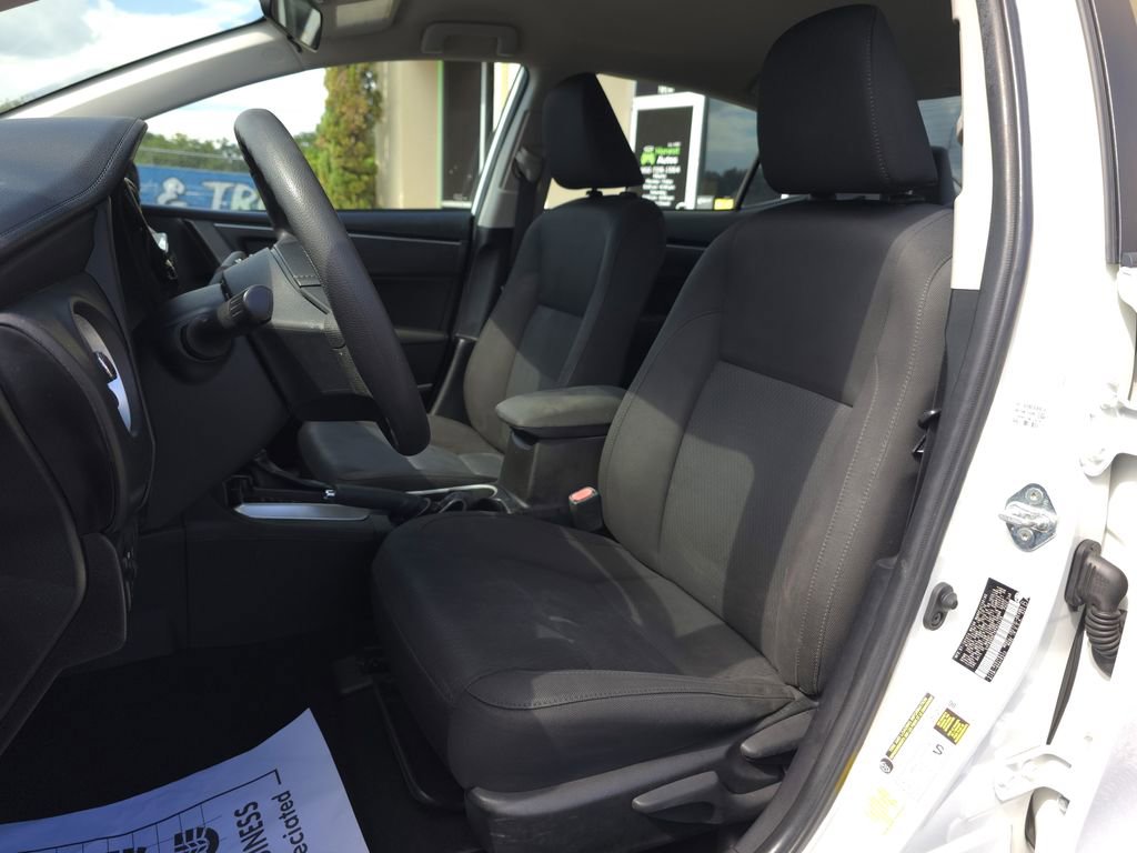 Used 2019 Toyota Corolla LE FWD image 12