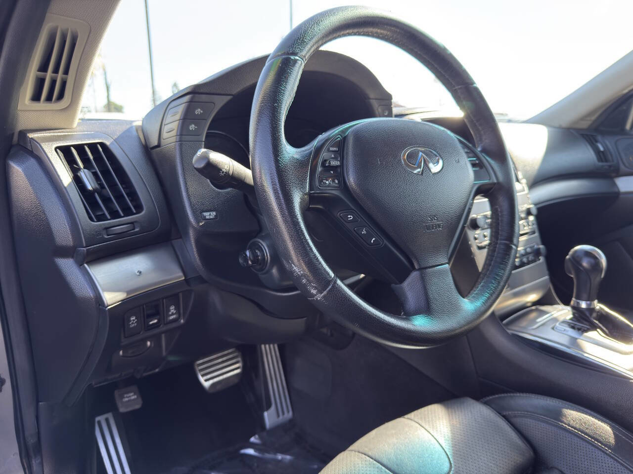 Used 2012 INFINITI G37 Journey w/ Premium Pkg image 17