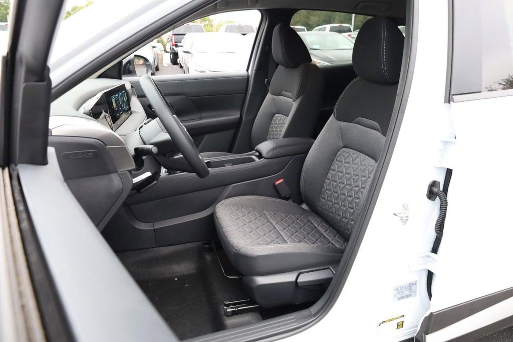 New 2026 Nissan Kicks SV image 8