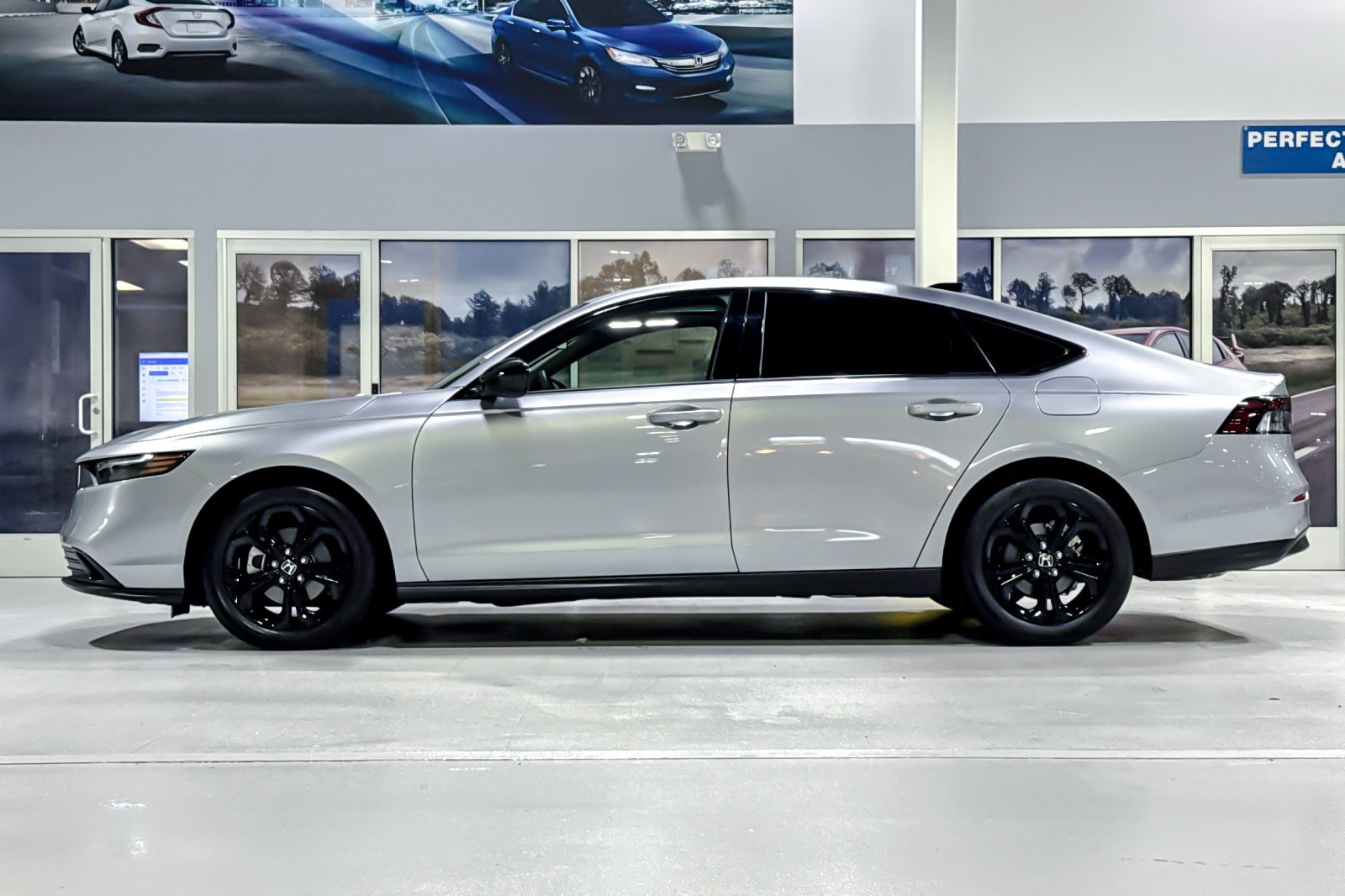Used 2025 Honda Accord SE image 2
