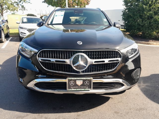 Used 2025 Mercedes-Benz GLC 350e 4MATIC image 2